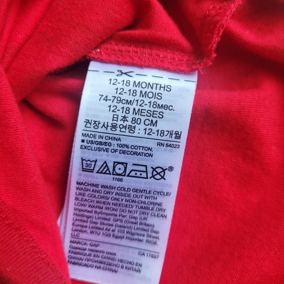 GAP one piece with dinosaurs in red 12-18 months - Picture 9 of 9